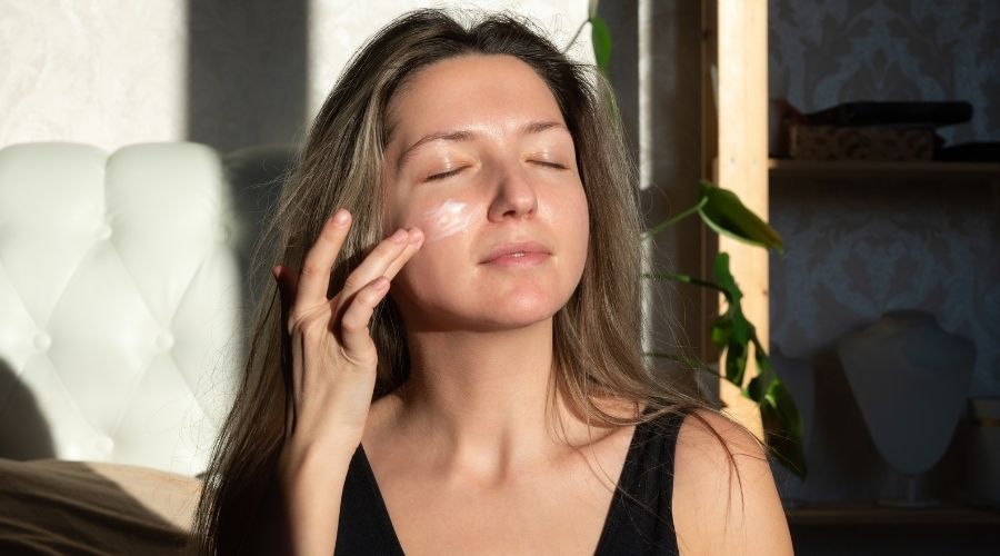 alcium et peau : bienfaits anti-âge et rôle dans la régénération cellulaire, Crème Jeunesse Redensifiante IUM Paris bio